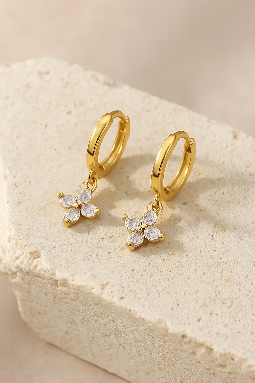 Lumine – Brinco Flor com Zircônias