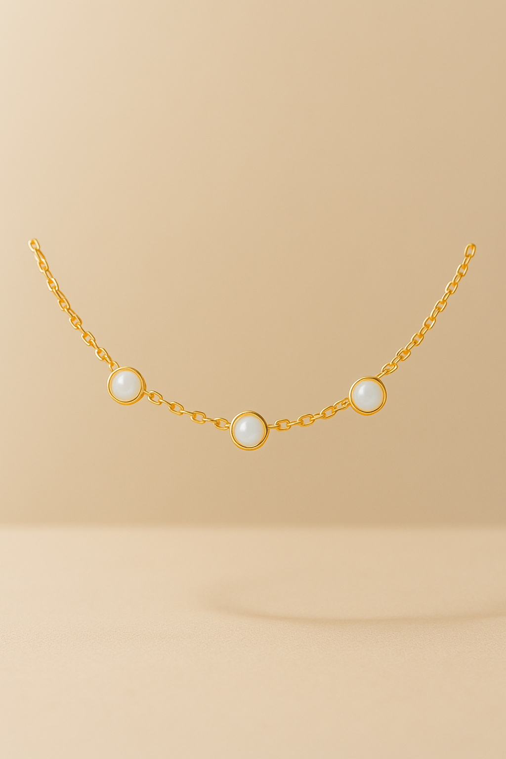 Lumière Opale – Pulseira Dourada com Pedra Opalina