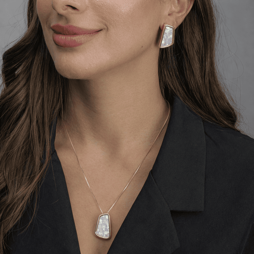 Conjunto dourado Ensemble Nacre Organique Simplicité em detalhe