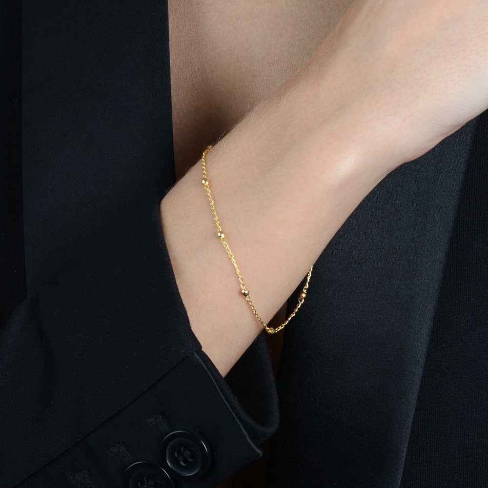 Pulseira dourada Bracelet Délicat Simplicité em detalhe
