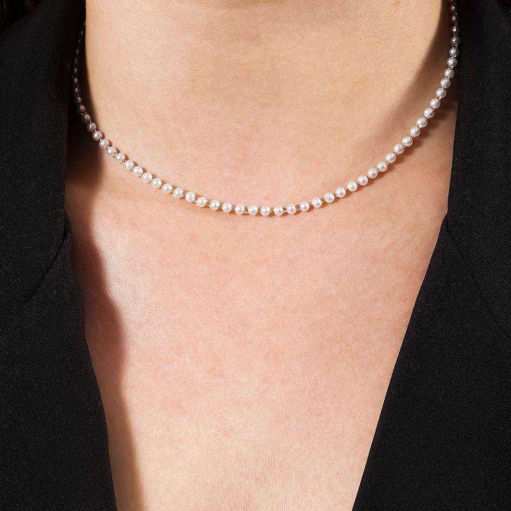 Colar choker dourado Perlé Simplicité em detalhe