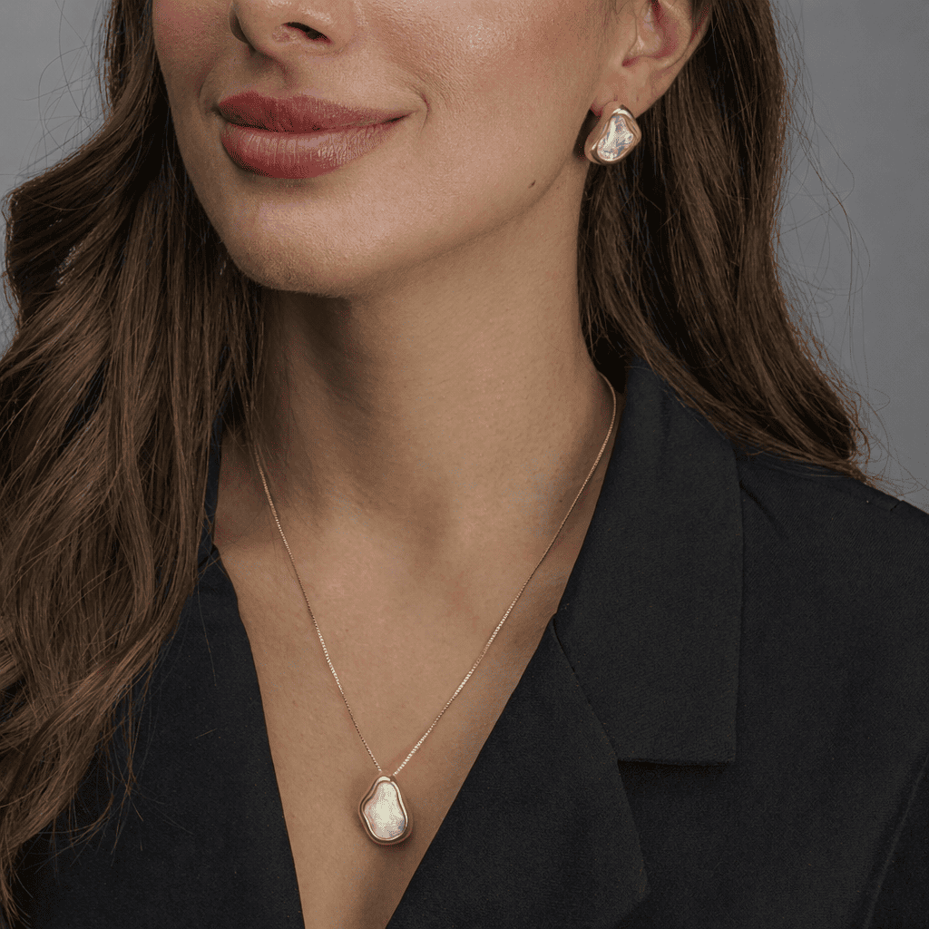 Conjunto dourado Ensemble Nacre Élégance Simplicité em detalhe