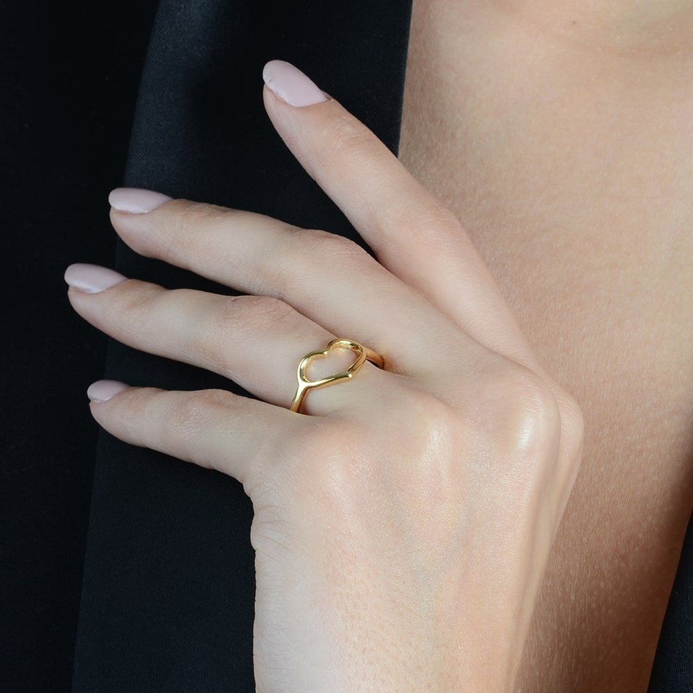 Anel dourado Bague Cœur Doré Simplicité em detalhe