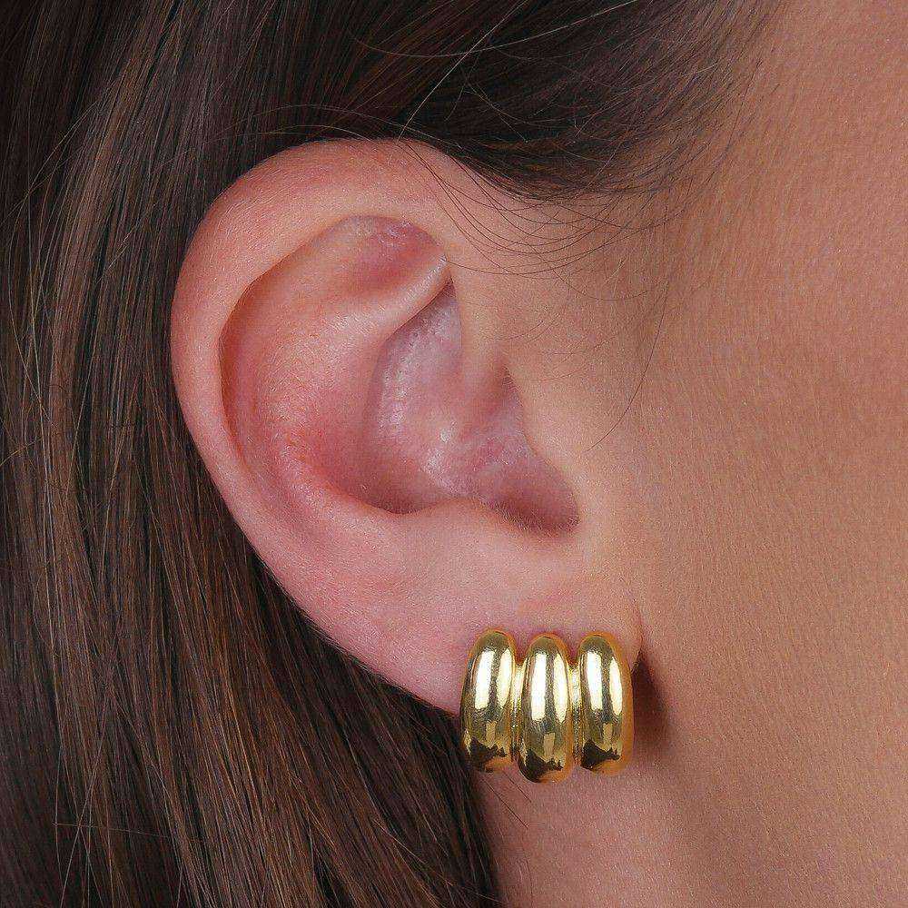 Brinco dourado Coquillage Trio Simplicité em detalhe