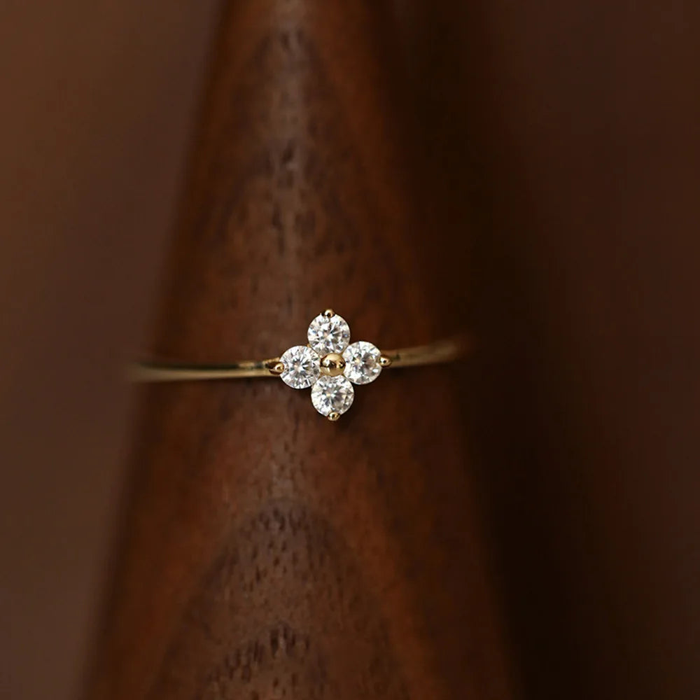 Anel Flor Zircônia Prata 925 – Anneau Fleuri Simplicité