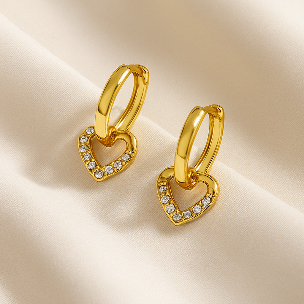 Amour Pur – Brinco de Coração com Zircônias Dourado