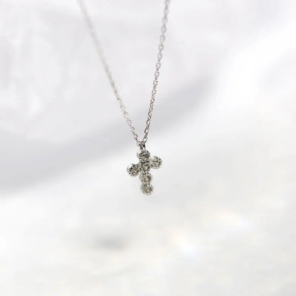 Colar Pingente Cruz Cristal Pavê Prata 925 – Croix Lumineuse Simplicité