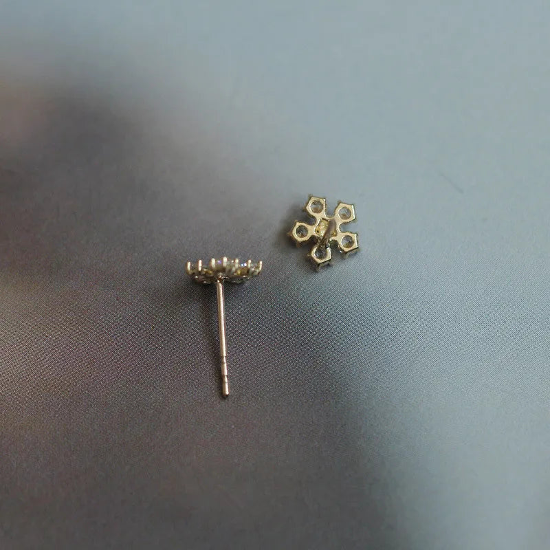 Brinco Dourado Flor Boho Zircônias Prata 925 – Fleur Bohème Simplicité