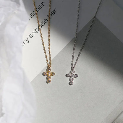 Colar Pingente Cruz Cristal Pavê Prata 925 – Croix Lumineuse Simplicité