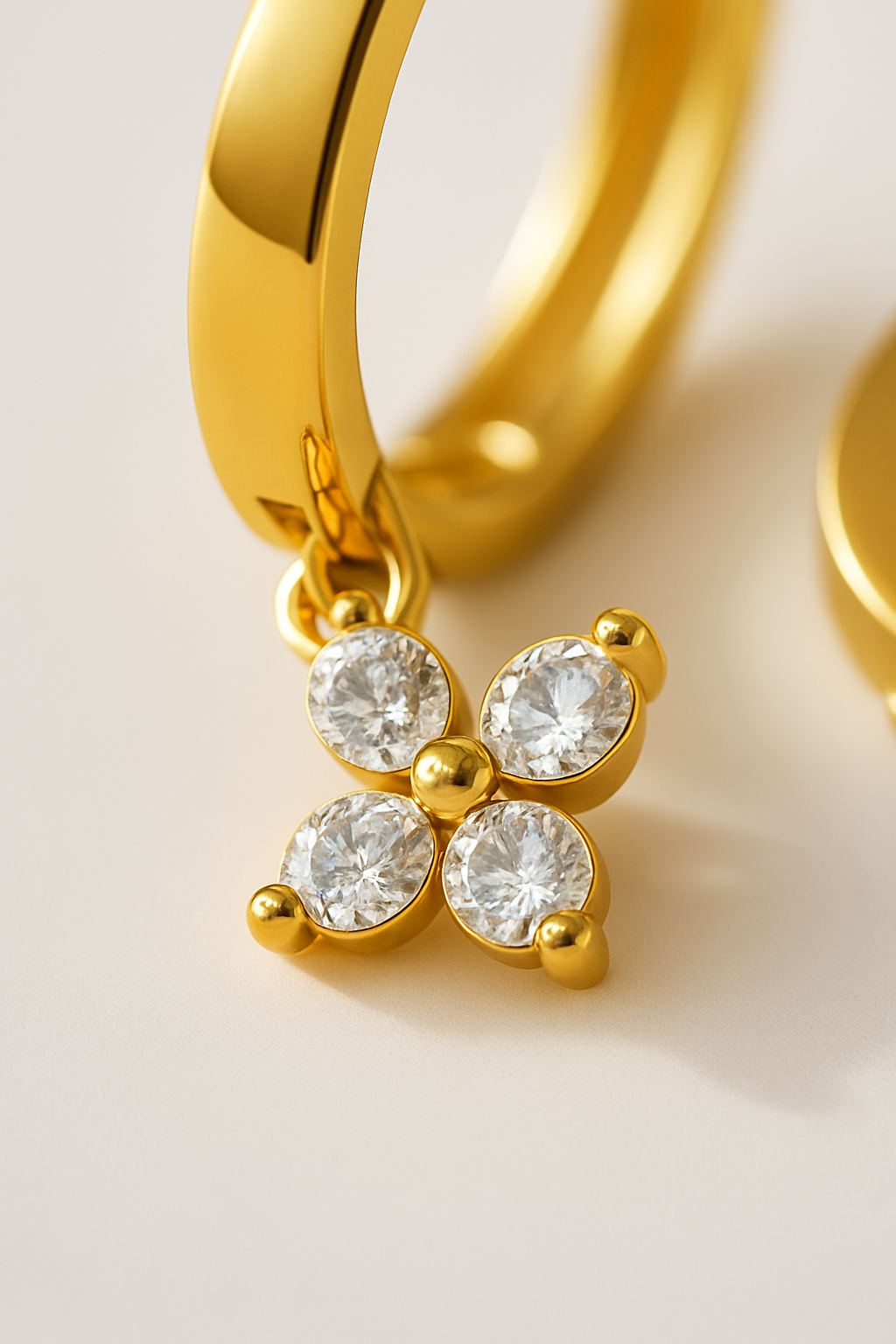 Lumine – Brinco Flor com Zircônias