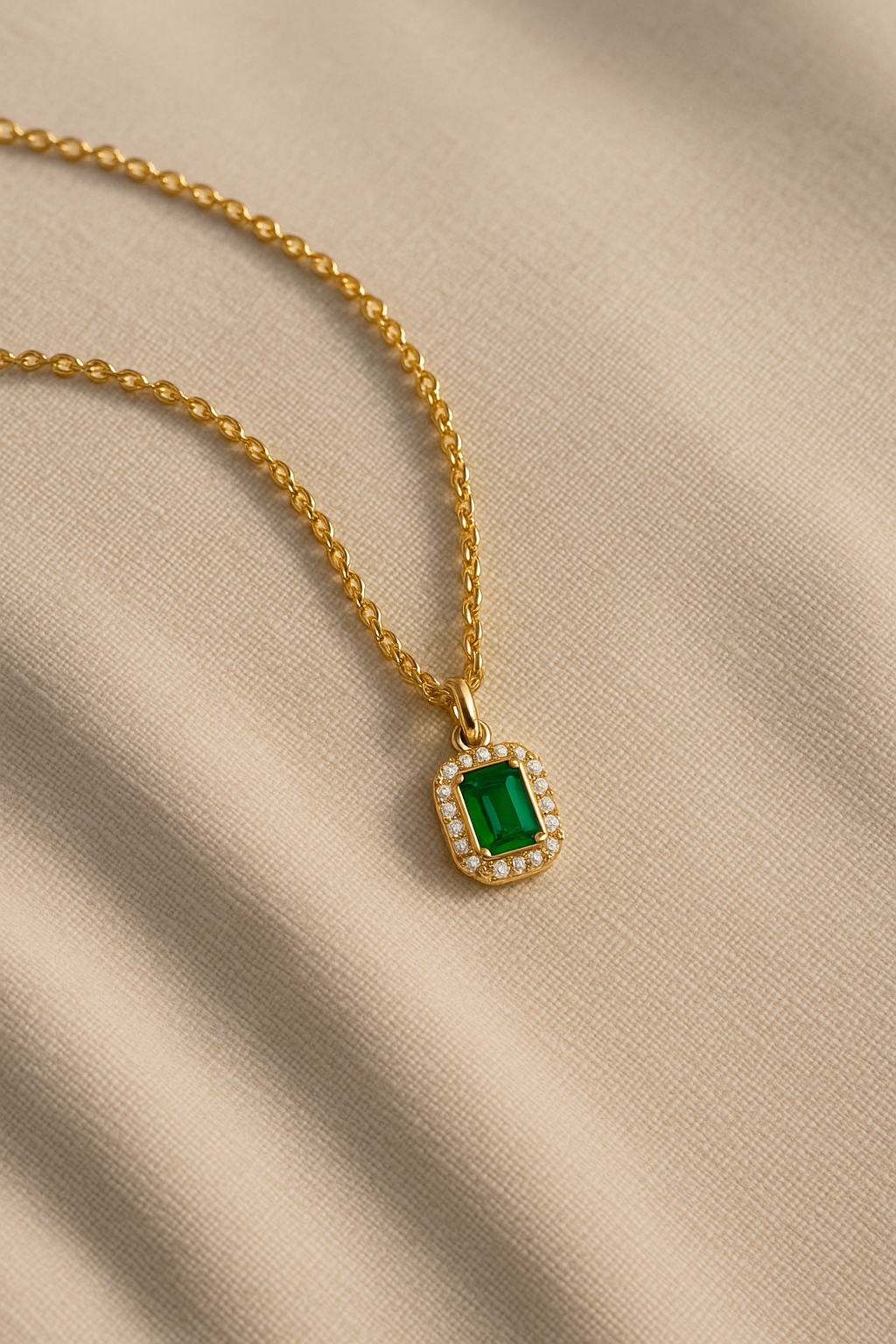 Émeraude Élégante – Colar Choker com Zircônia Verde