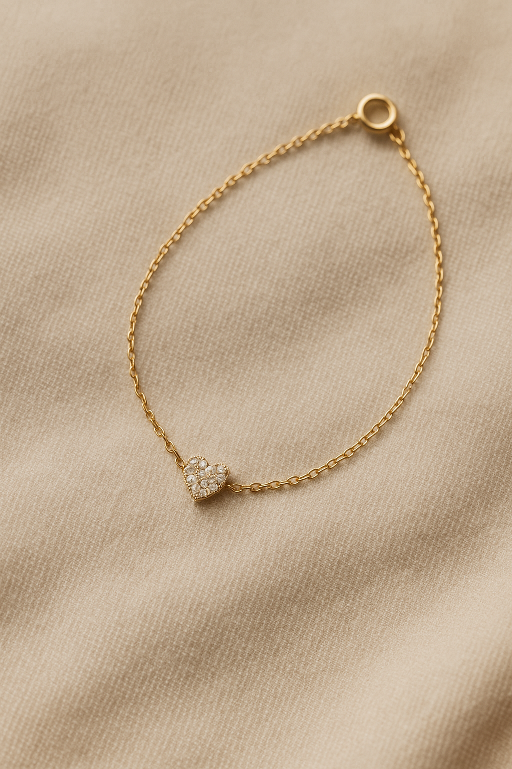 Amour Classique – Pulseira Dourada com Coração de Zircônia