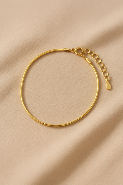 Pulseira dourada minimalista linha fina - Loja Simplicité