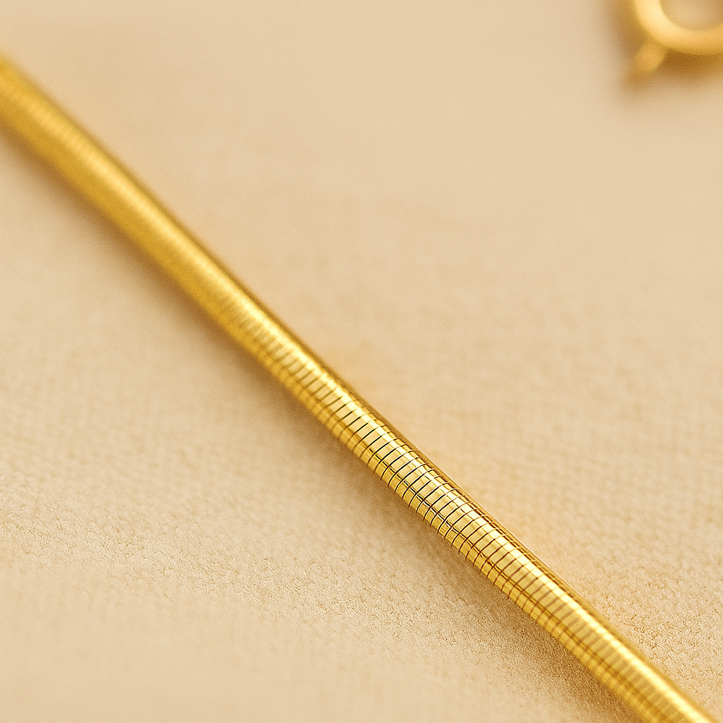 Ligne Fine – Pulseira Dourada Minimalista