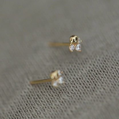 Brincos dourados mini cauda de sereia com zircônia - Loja Simplicité