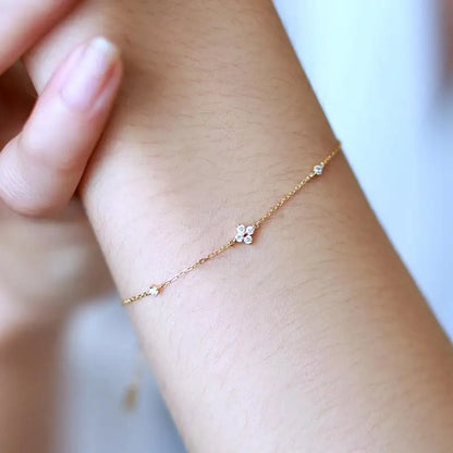 Pulseira Dourada Flor Zircônias Prata 925 – Fleur Précieuse Simplicité