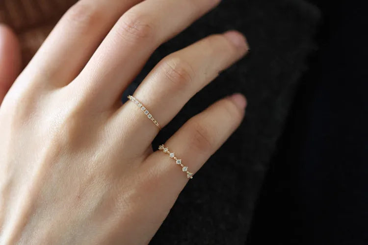 Anel Dourado Pavê Zircônia – Ligne Étincelante Simplicité
