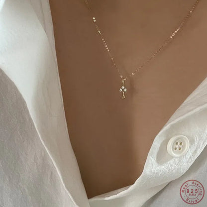 Colar Prata 925 Pingente Chave Mini Banhado Ouro – Petite Clé Simplicité