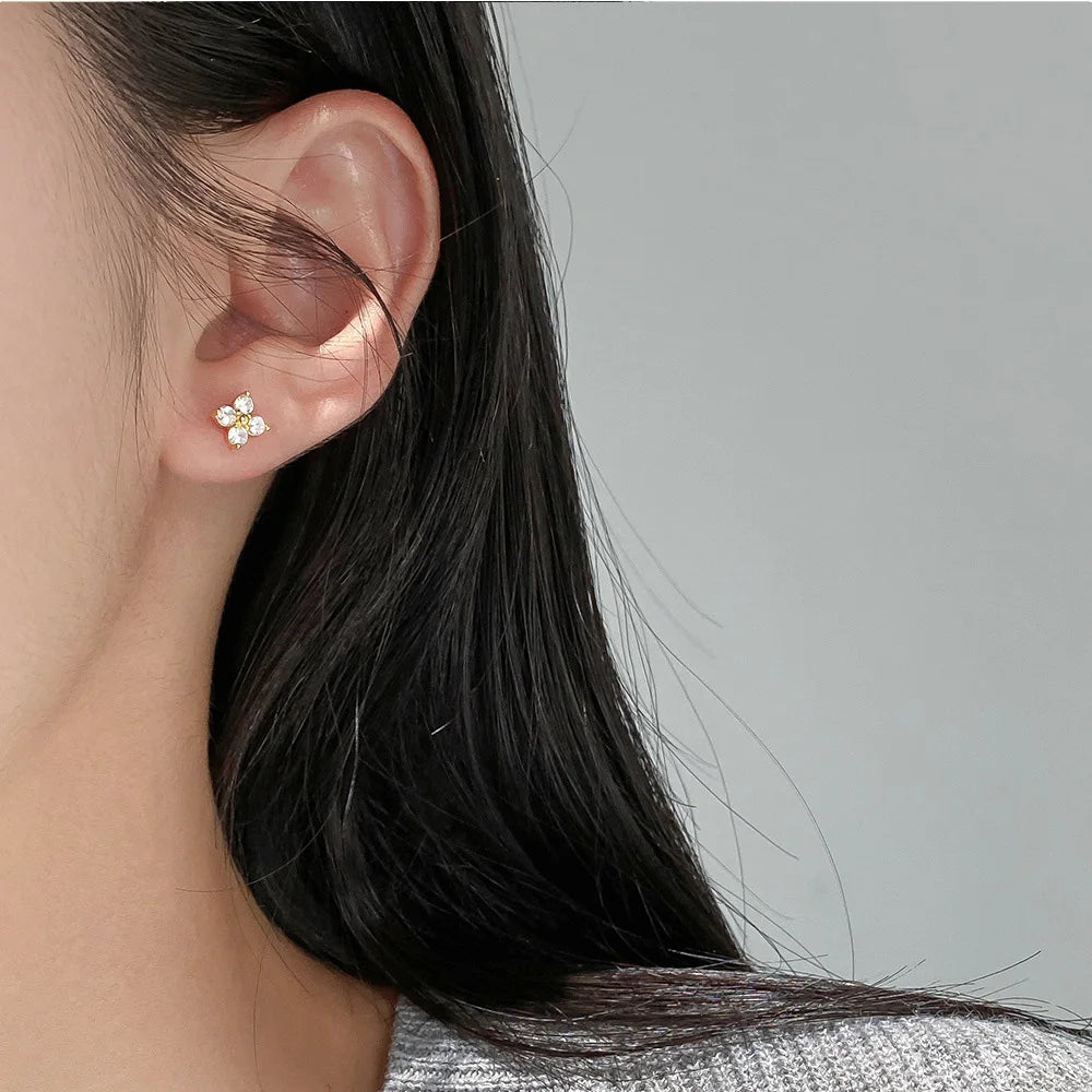 Brinco prata 925 trevo com zircônia banhado ouro 18k - Loja Simplicité
