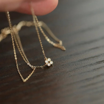 Colar Pingente Flor Zircônia Prata 925 – Pendentif Fleur Simplicité
