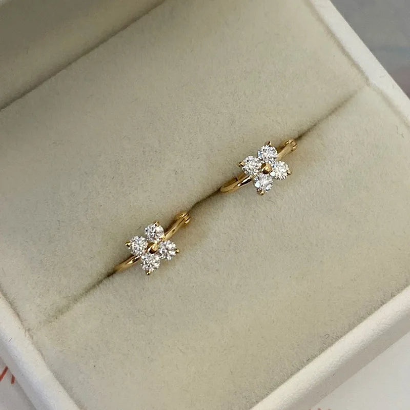 Brinco prata 925 argola trevo banhado ouro 18k com zircônia - Loja Simplicité