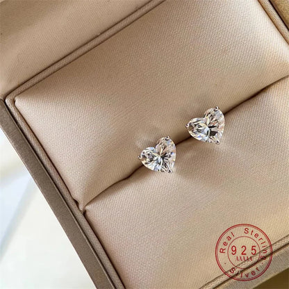 Brinco Dourado Coração Zircônias Prata 925 – Coeur Brillant Simplicité