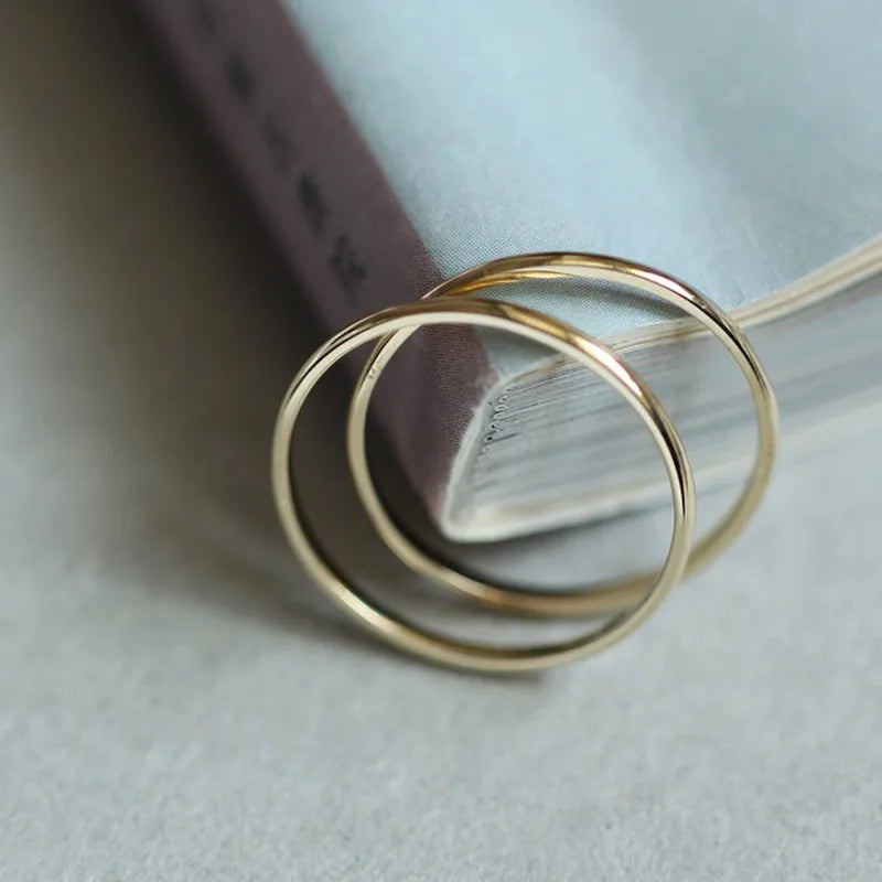 Anel Dourado Fino Minimalista Prata 925 – Ligne d'Or Simplicité