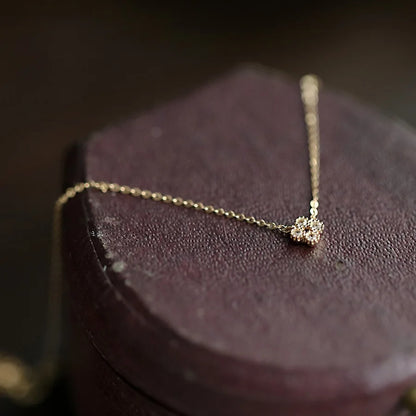 Colar Pingente Flor Zircônia Prata 925 – Pendentif Fleur Simplicité