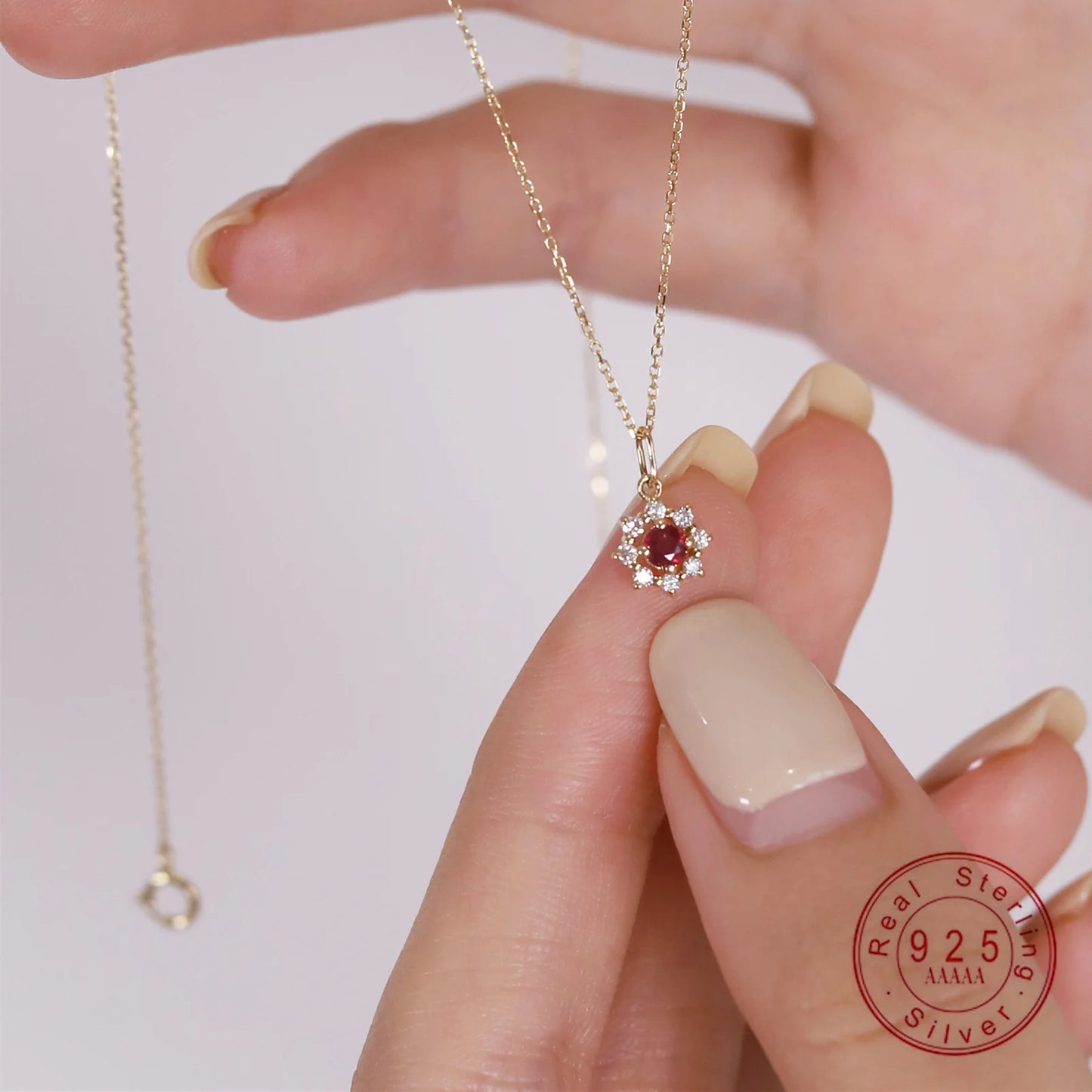 Colar Pingente Sol Zircônia Vermelha Prata 925 – Soleil Zircone Simplicité