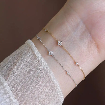 Pulseira Dourada Flor Zircônias Prata 925 – Fleur Précieuse Simplicité