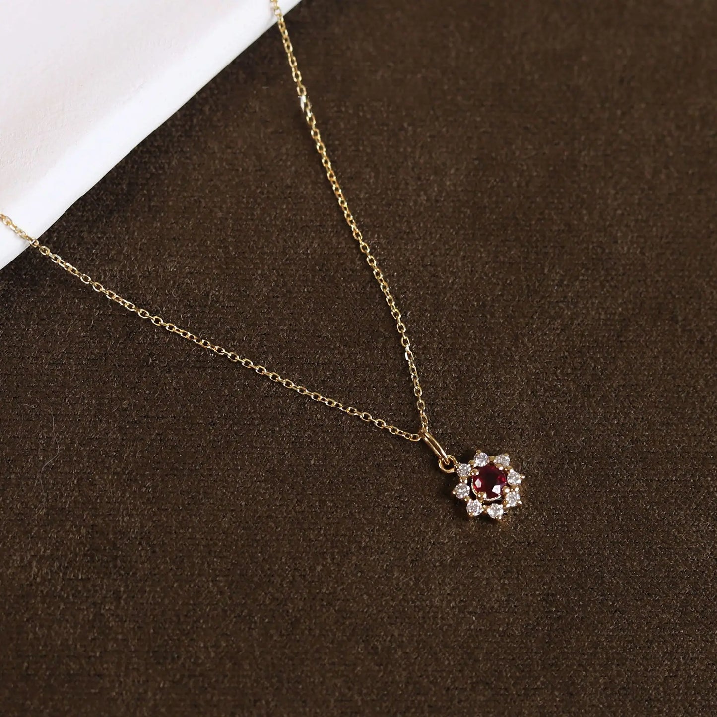Colar Pingente Sol Zircônia Vermelha Prata 925 – Soleil Zircone Simplicité