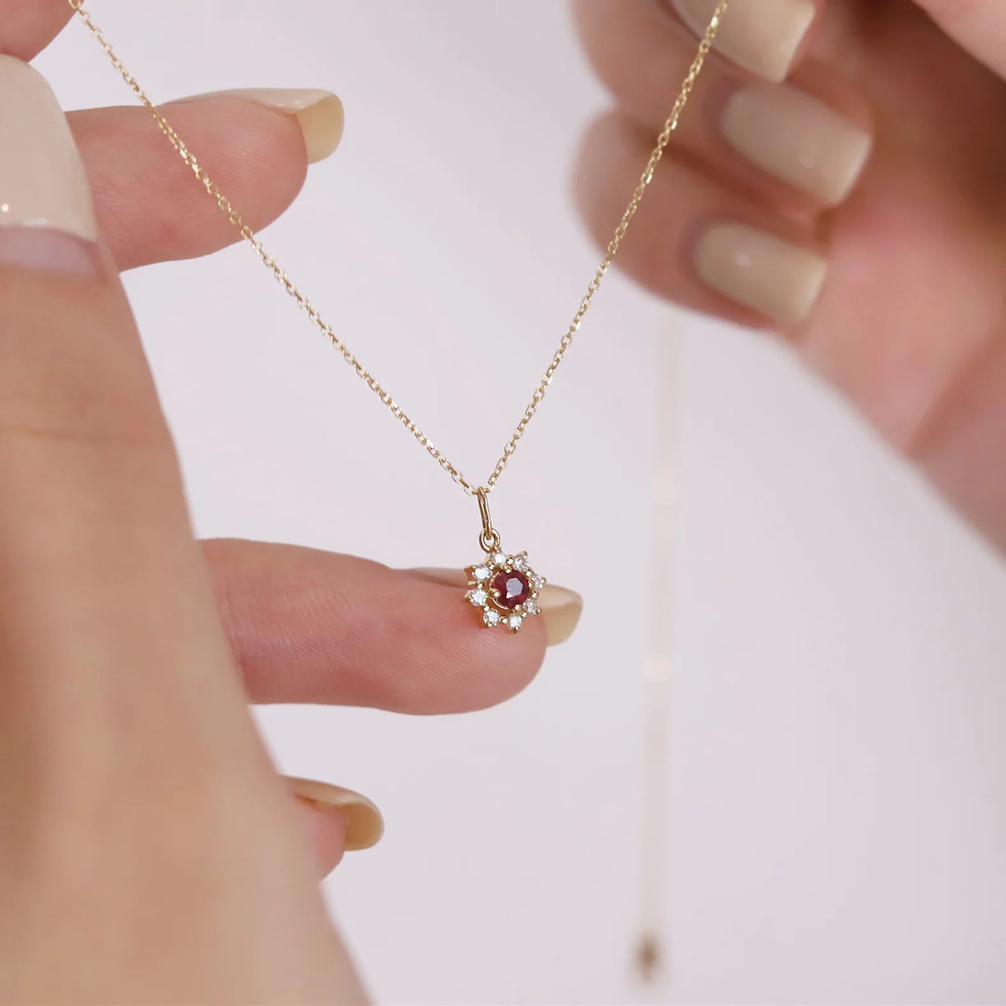 Colar Pingente Sol Zircônia Vermelha Prata 925 – Soleil Zircone Simplicité