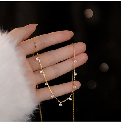 Colar dourado de zircônias com brilho intenso – Loja Simplicité