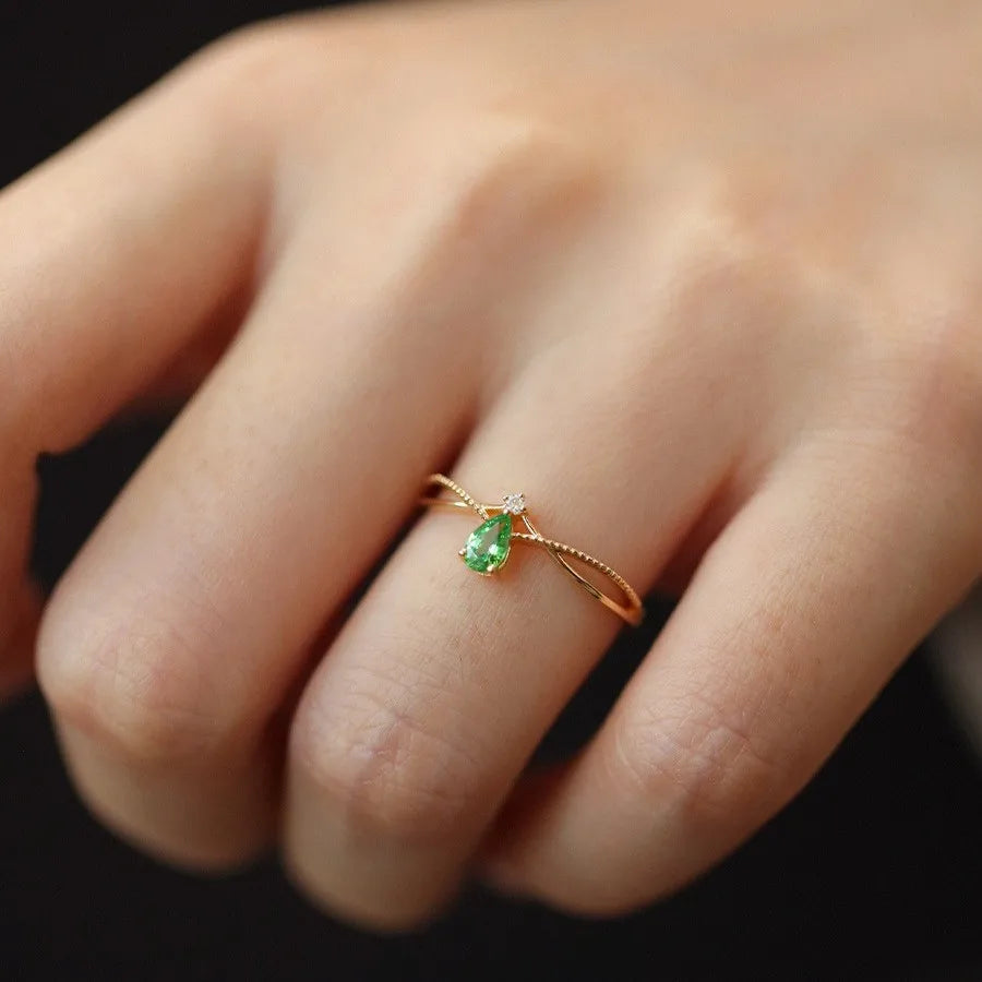 Anel Dourado Gota Verde Zircônia Prata 925 – Goutte Émeraude Simplicité