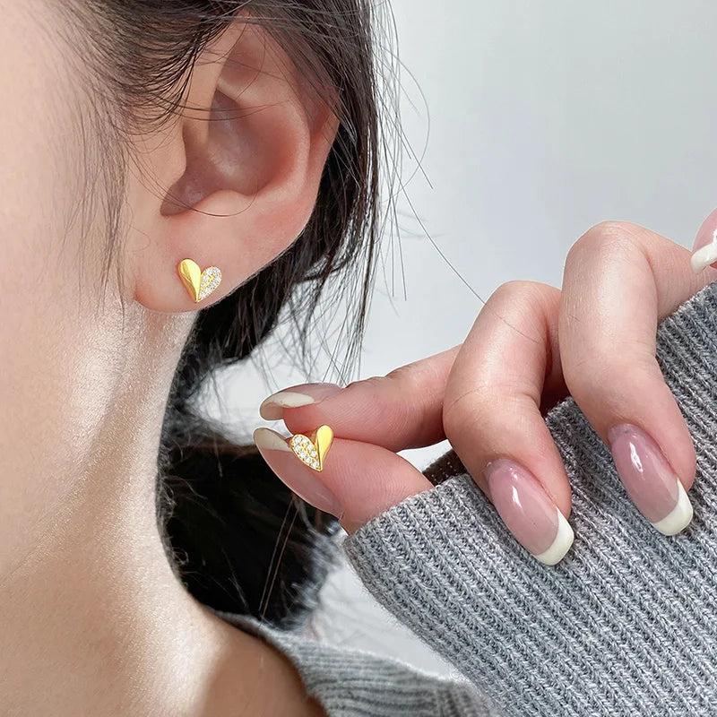 Brinco prata 925 coração com zircônia banhado ouro 18k - Loja Simplicité