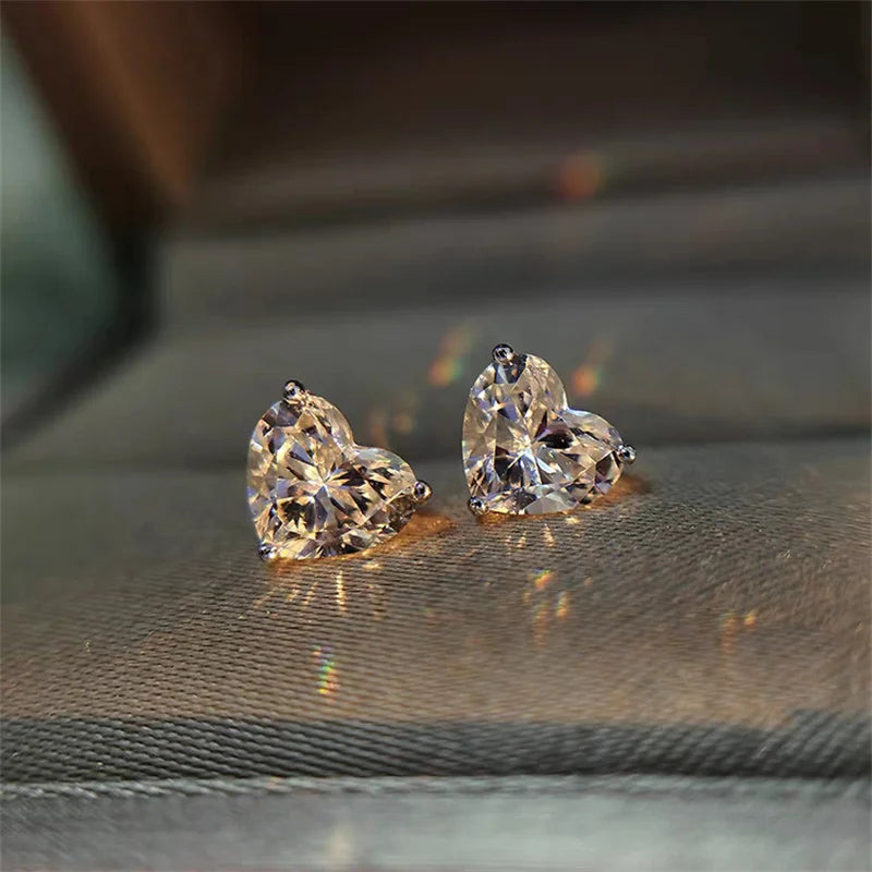 Brinco Dourado Coração Zircônias Prata 925 – Coeur Brillant Simplicité
