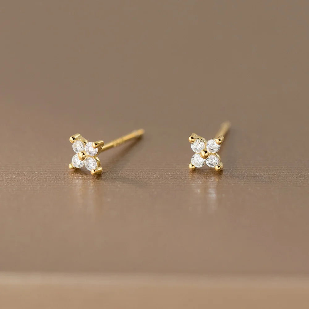 Brinco prata 925 trevo com zircônia banhado ouro 18k - Loja Simplicité