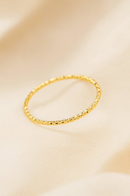 Anel dourado facetado ultrafino design minimalista Prata 925 Simplicité