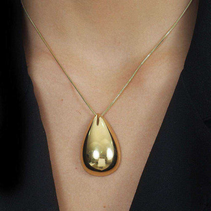 Colar dourado Larme Précieuse Simplicité em detalhe