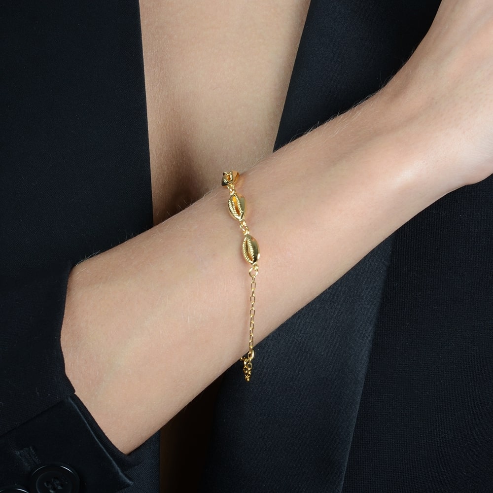 Pulseira dourada Bracelet Coquillage Simplicité em detalhe