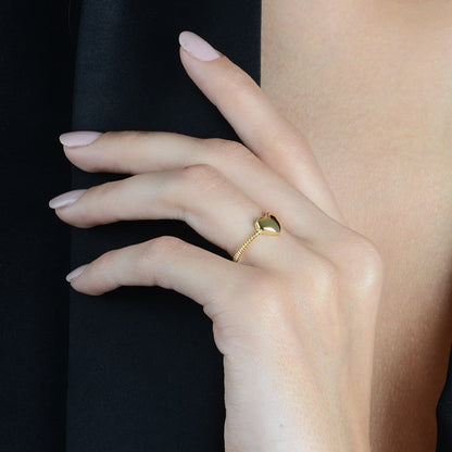 Anel dourado Bague Phalange Cœur Simplicité em detalhe