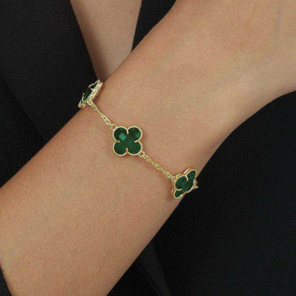 Pulseira dourada Bracelet Trèfles Émeraude Simplicité em detalhe