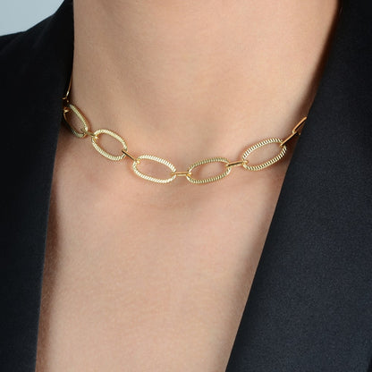 Choker dourada Ras-de-Cou Doré Simplicité em detalhe