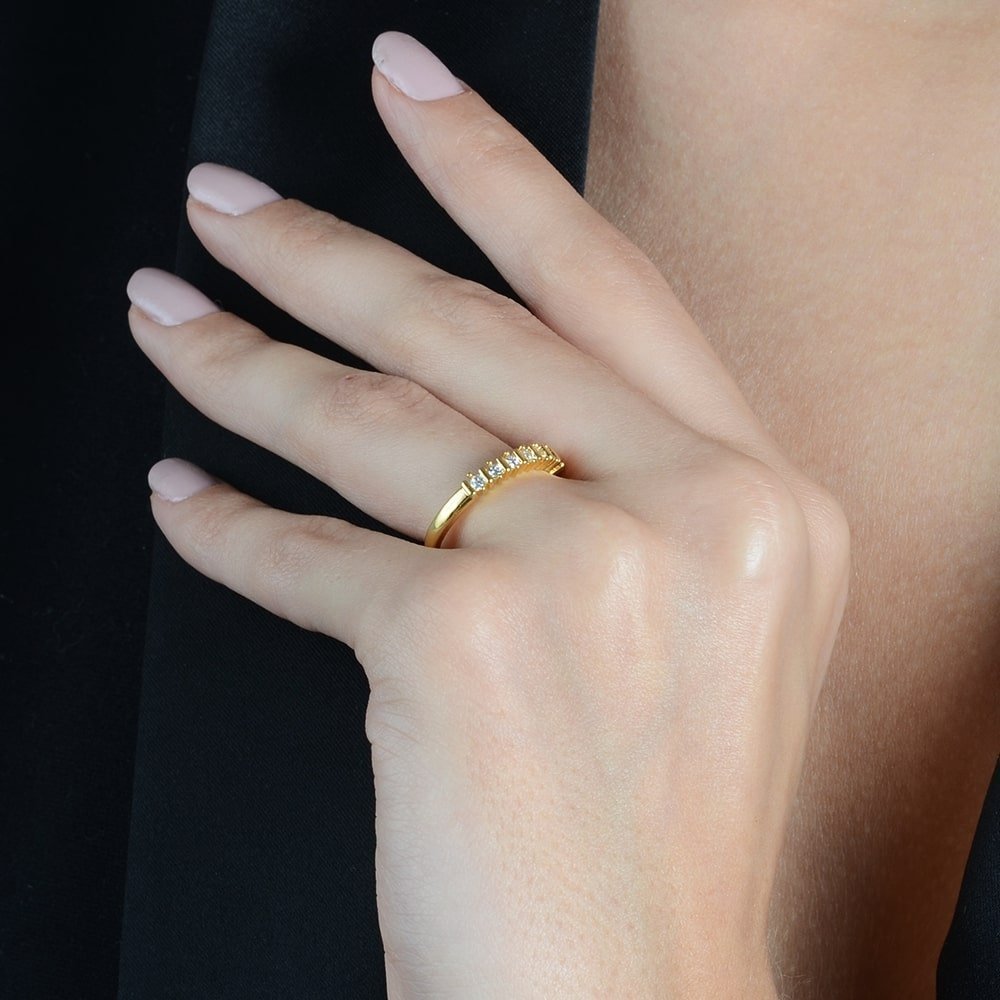 Anel dourado Bague Sept Éclats Simplicité em detalhe