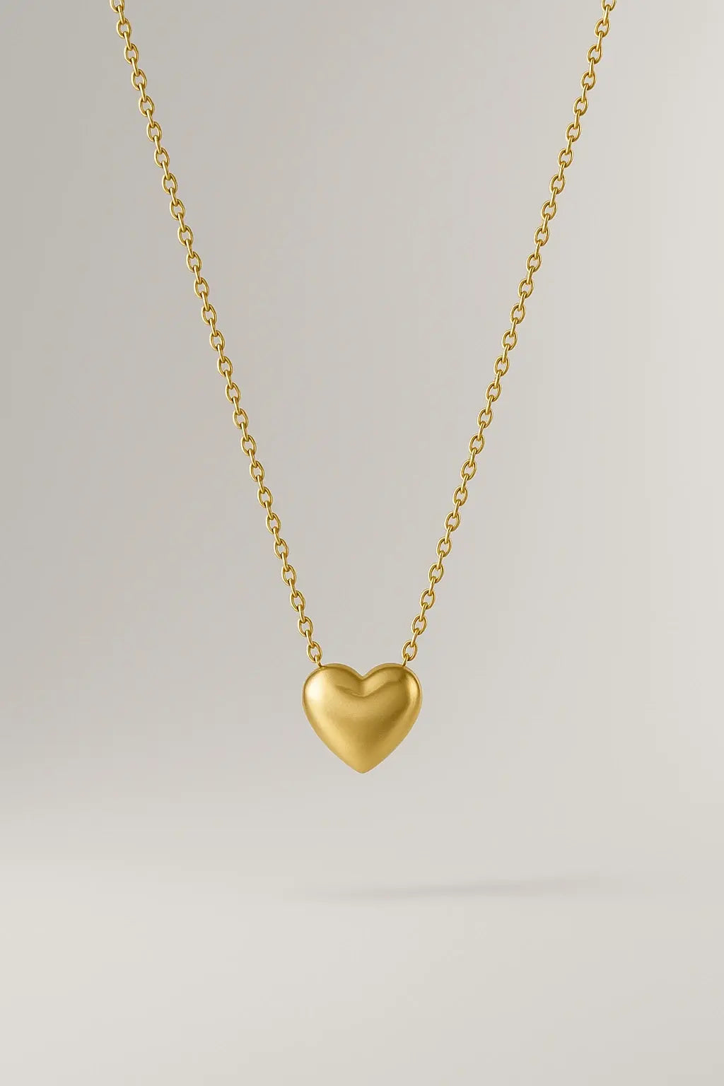 Colar choker coração puro de ouro vista frontal design gargantilha minimalista