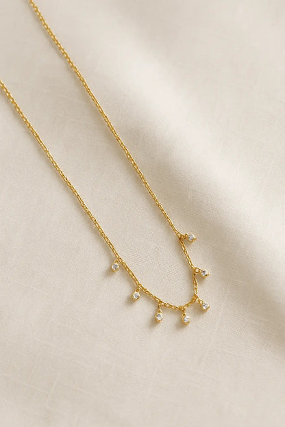 Colar dourado zircônias em movimento design fluido Prata 925 Simplicité