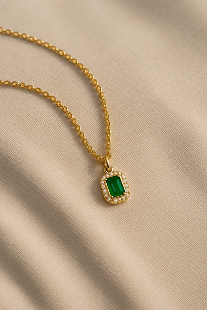 Colar dourado pingente zircônia verde geométrica Prata 925 Simplicité