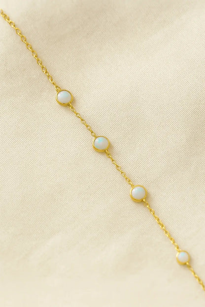 Pulseira dourada pedra opalina central delicada Prata 925 Simplicité