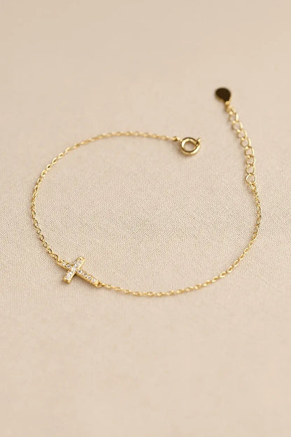 Pulseira dourada pingente cruz cravejada zircônia Prata 925 Simplicité