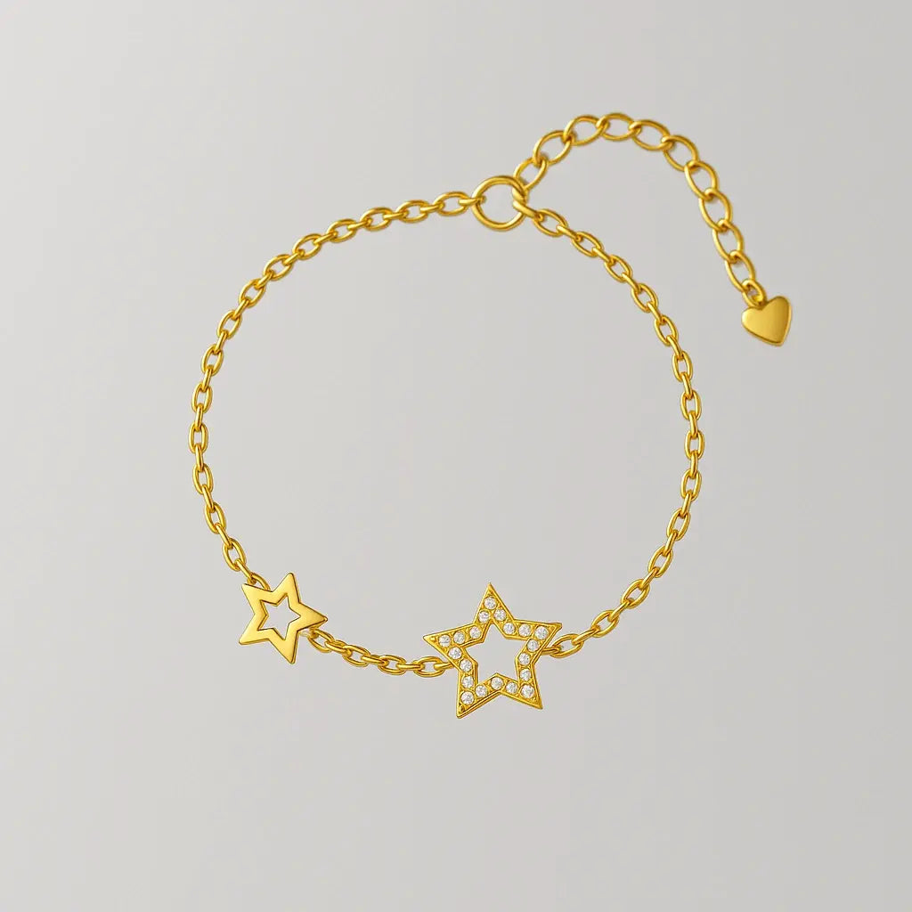 Pulseira de estrela dourada vista frontal design minimalista vazado